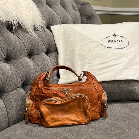 Prada distressed leather handbag - Picture 2 of 11